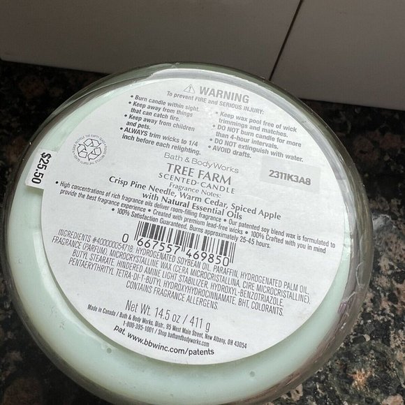 Tree Farm 3 wick candle - Picture 3 of 5